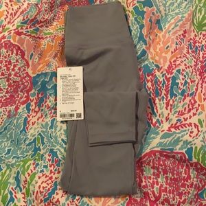 Lululemon Wunder Train in Rhino Grey, size 6.